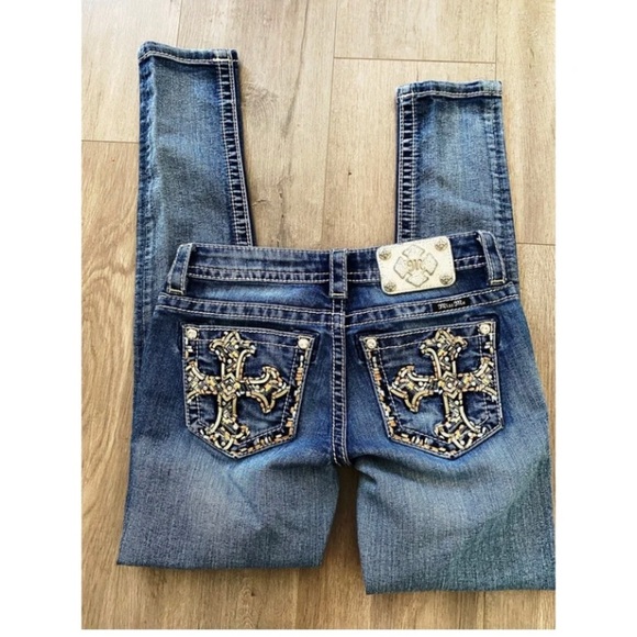 MISS ME Embellished Cross Skinny Jeans - Picture 4 of 7